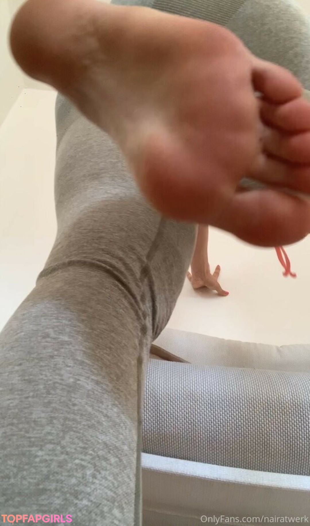 Foto desnuda filtrada de OnlyFans de Nairasfeet #28 Foto desnuda filtrada de OnlyFans de Nairasfeet #28