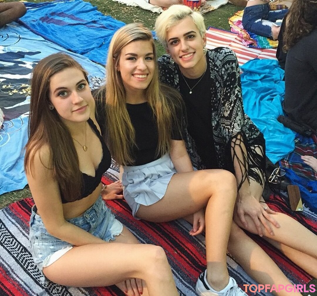 Foto desnuda filtrada de OnlyFans de Sophiesommers #41 Foto desnuda filtrada de OnlyFans de Sophiesommers #41