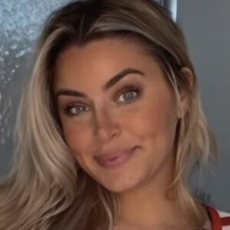 Foto desnuda filtrada de OnlyFans de Emily Jane
