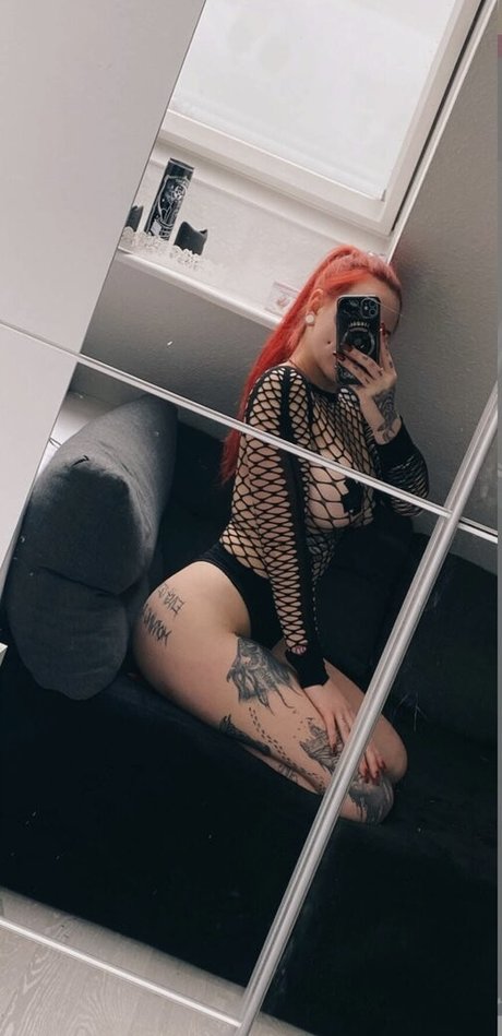 Foto desnuda filtrada de OnlyFans de Redheadsdoitbetterx