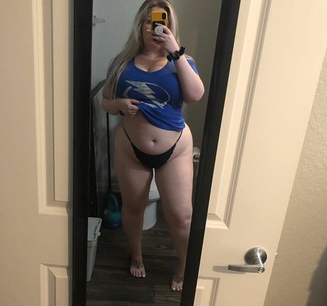Foto desnuda filtrada de OnlyFans de Bailey Bee