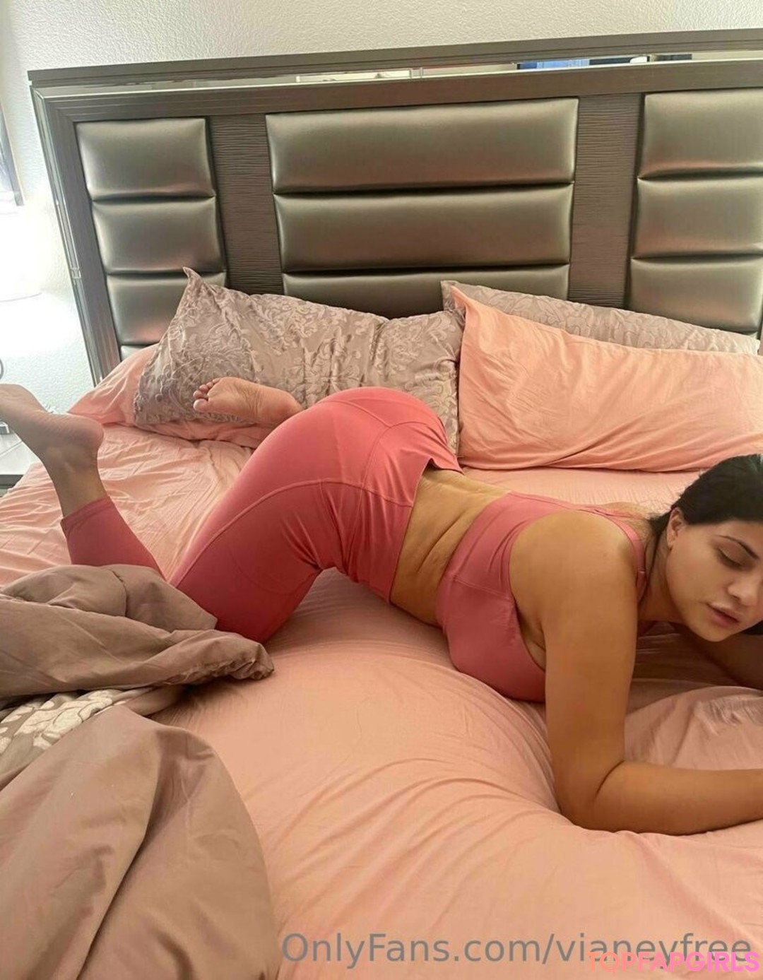 Foto desnuda filtrada de OnlyFans de Vianeyfree #372 Foto desnuda filtrada de OnlyFans de Vianeyfree #372