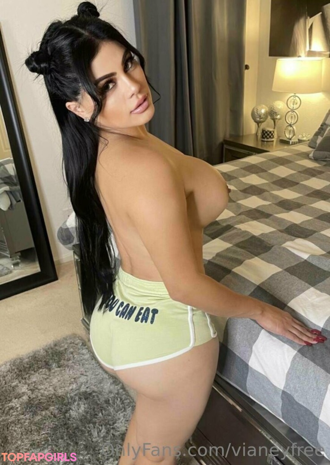 Foto desnuda filtrada de OnlyFans de Vianeyfree #396 Foto desnuda filtrada de OnlyFans de Vianeyfree #396