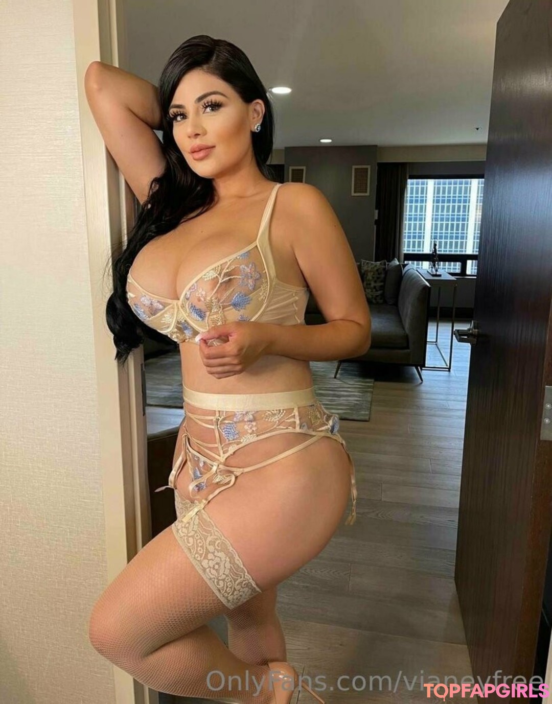 Foto desnuda filtrada de OnlyFans de Vianeyfree #423 Foto desnuda filtrada de OnlyFans de Vianeyfree #423