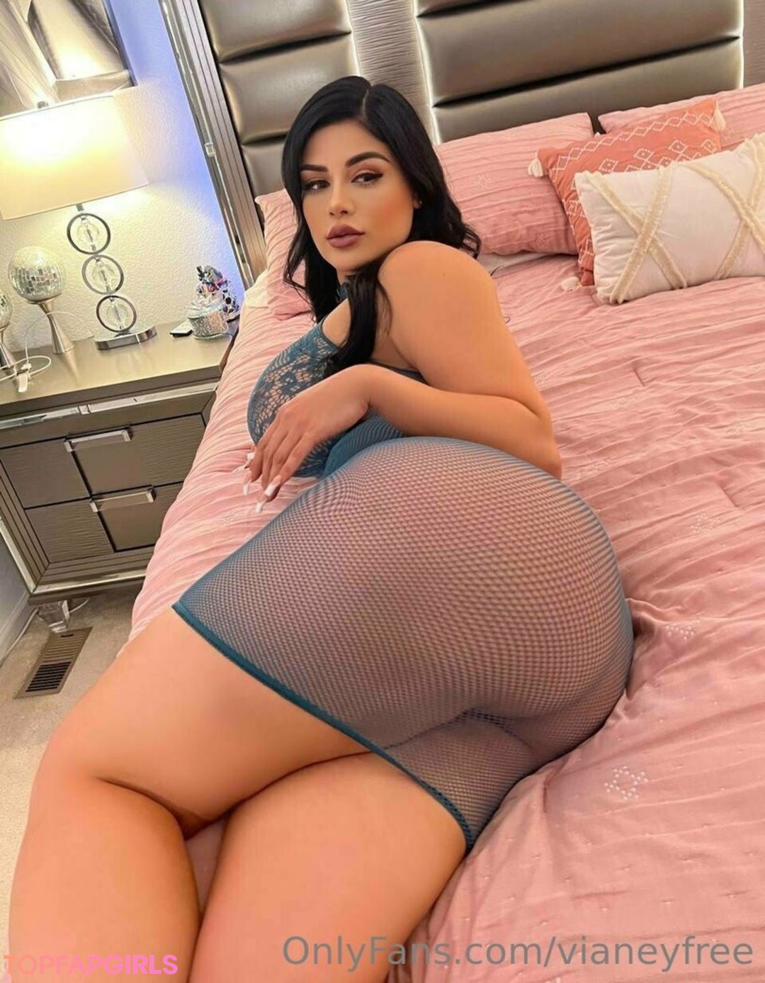 Foto desnuda filtrada de OnlyFans de Vianeyfree #433 Foto desnuda filtrada de OnlyFans de Vianeyfree #433