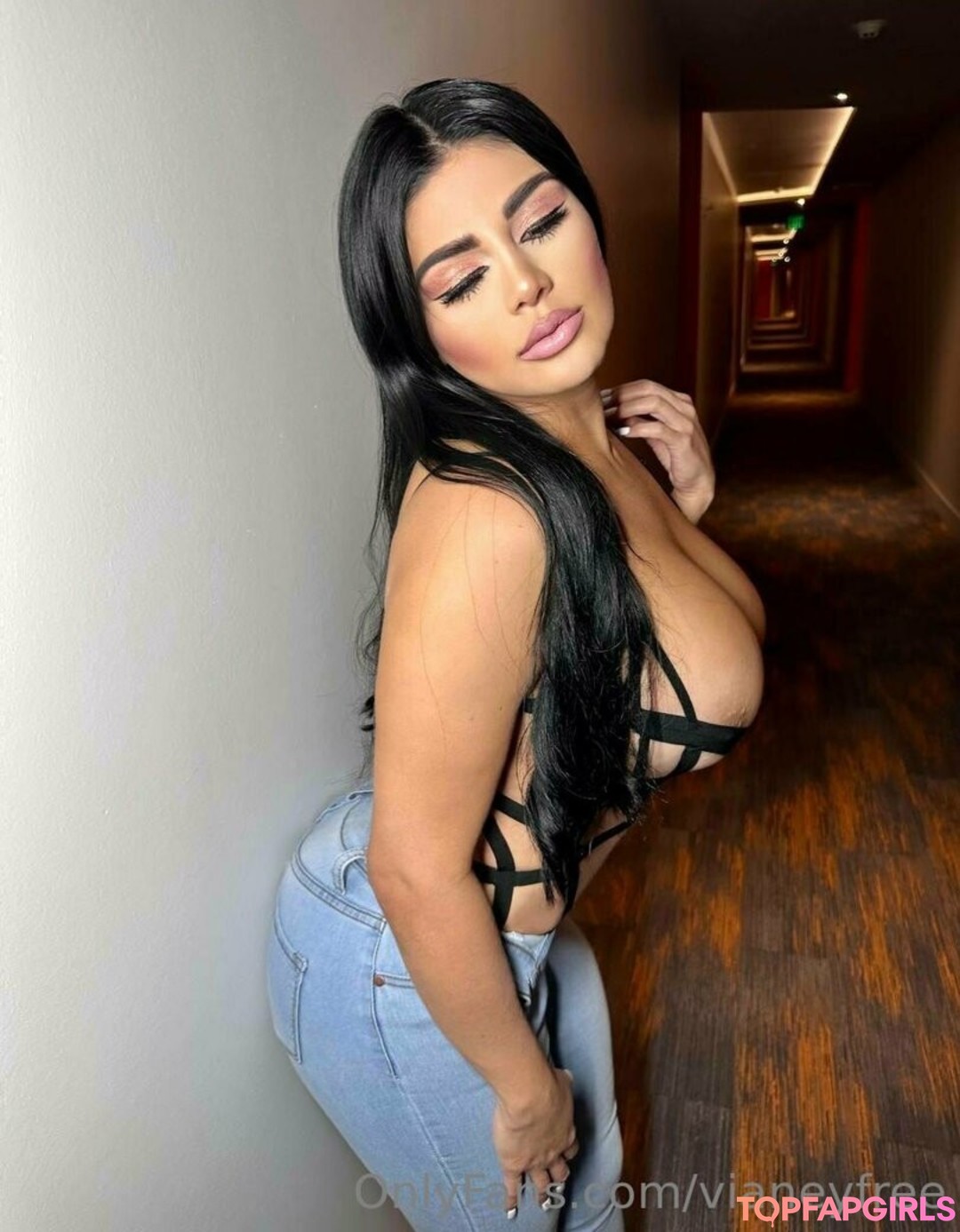 Foto desnuda filtrada de OnlyFans de Vianeyfree #450 Foto desnuda filtrada de OnlyFans de Vianeyfree #450