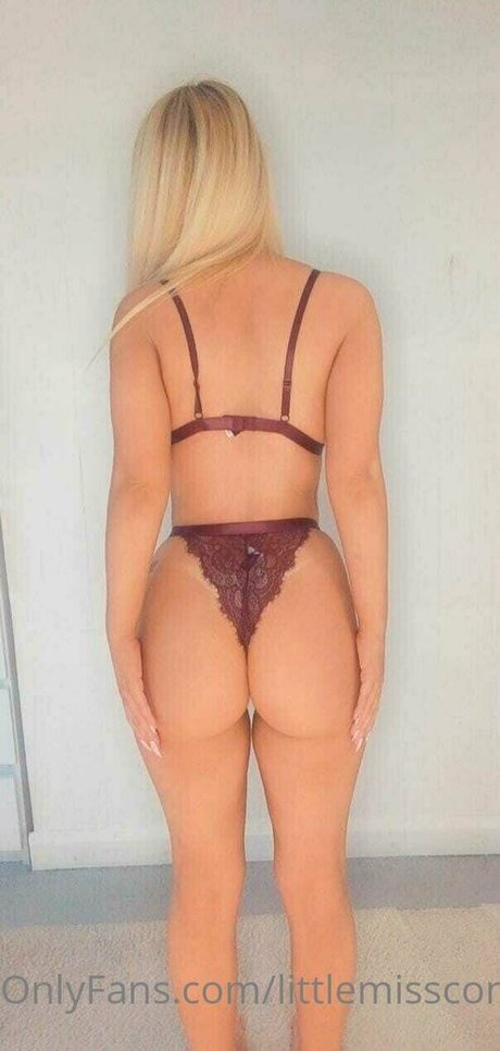 Foto desnuda filtrada de OnlyFans de Littlemissconnie