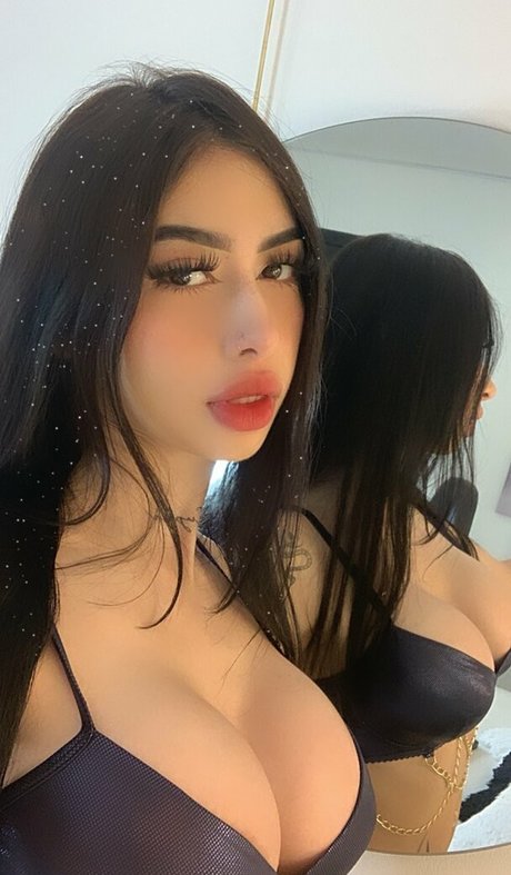 Foto desnuda filtrada de OnlyFans de Caroroldan