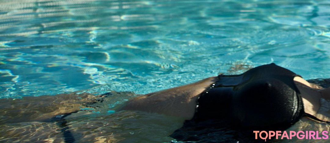 Foto desnuda filtrada de OnlyFans de Themichellet #14 Foto desnuda filtrada de OnlyFans de Themichellet #14