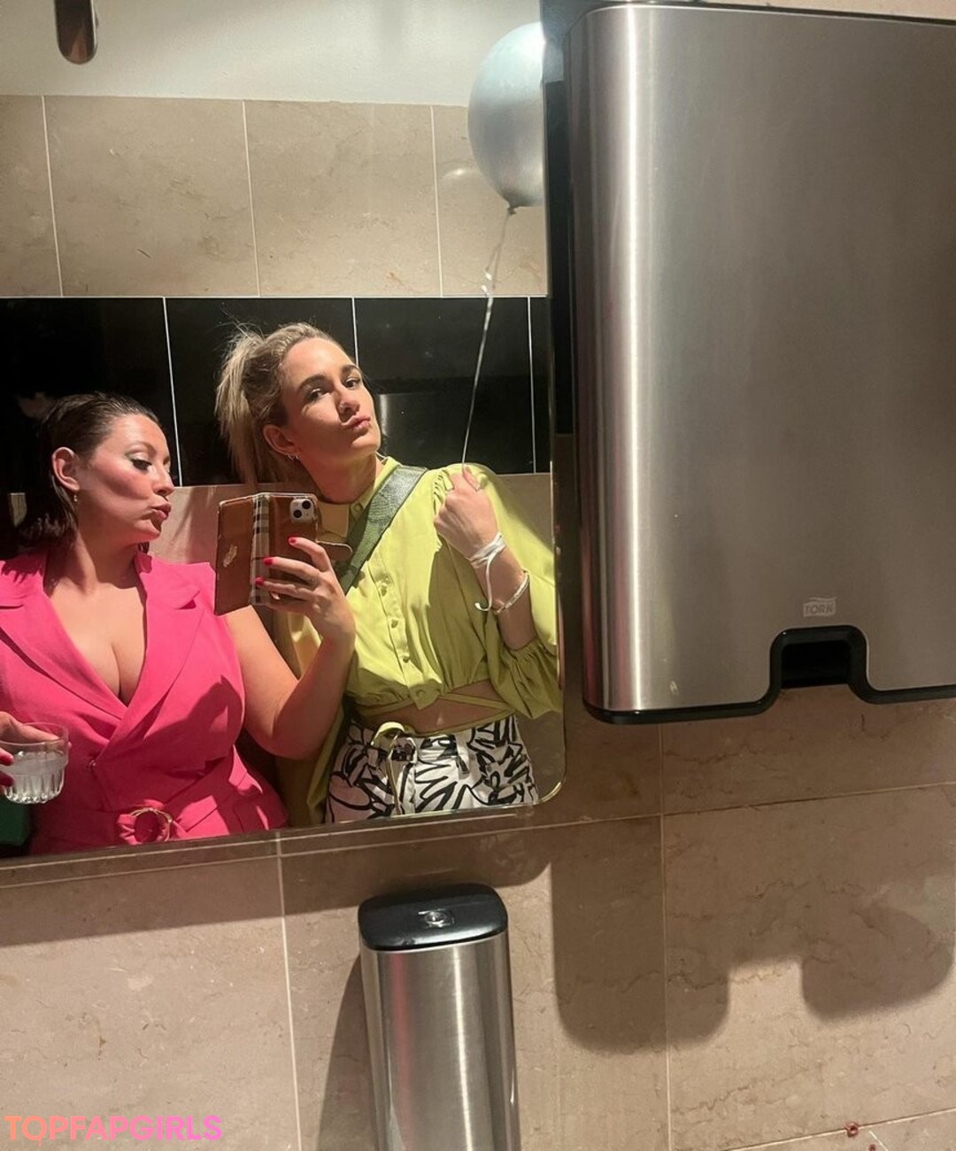 Foto desnuda filtrada de OnlyFans de Sliceofsalami #201 Foto desnuda filtrada de OnlyFans de Sliceofsalami #201