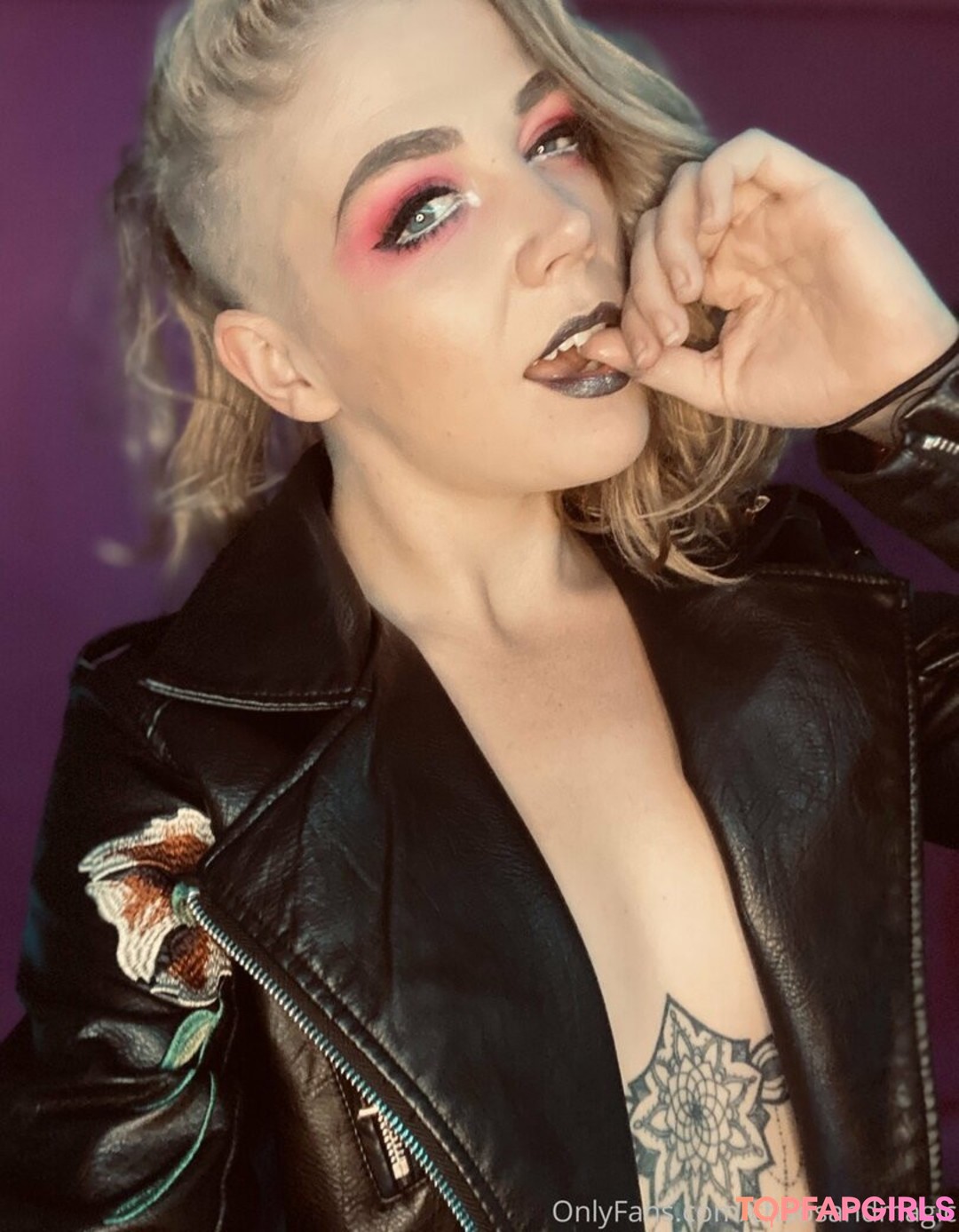 Foto desnuda filtrada de OnlyFans de Chaosandmagic #71 Foto desnuda filtrada de OnlyFans de Chaosandmagic #71