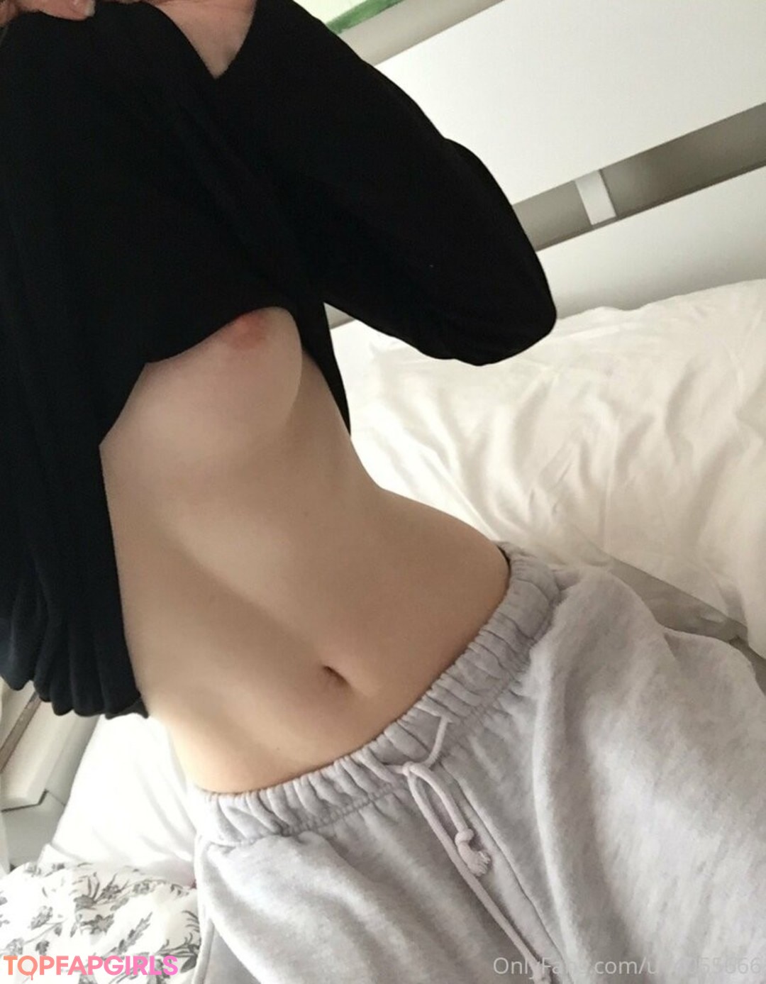 Foto desnuda filtrada de OnlyFans de Mariiclaudia #193 Foto desnuda filtrada de OnlyFans de Mariiclaudia #193