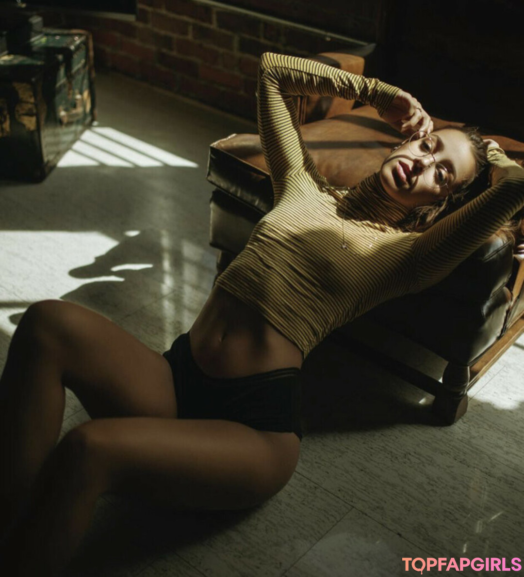 Foto desnuda filtrada de OnlyFans de Izzybizzyspider #52 Foto desnuda filtrada de OnlyFans de Izzybizzyspider #52