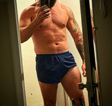 Thecavemanxxx