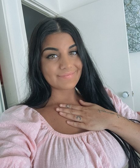 Foto desnuda filtrada de OnlyFans de Jesy Lee