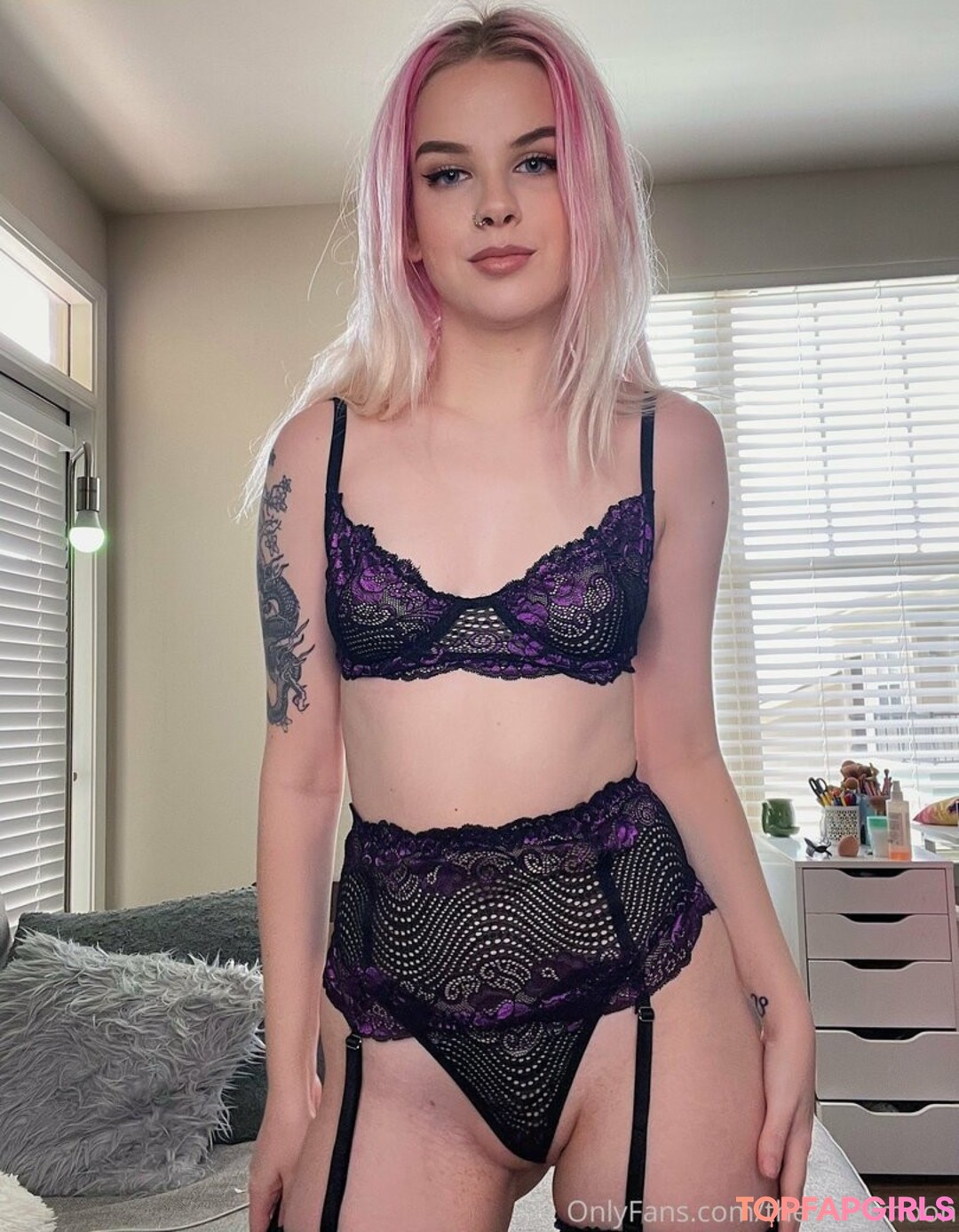 Foto desnuda filtrada de OnlyFans de Thesilvermoon #466 Foto desnuda filtrada de OnlyFans de Thesilvermoon #466