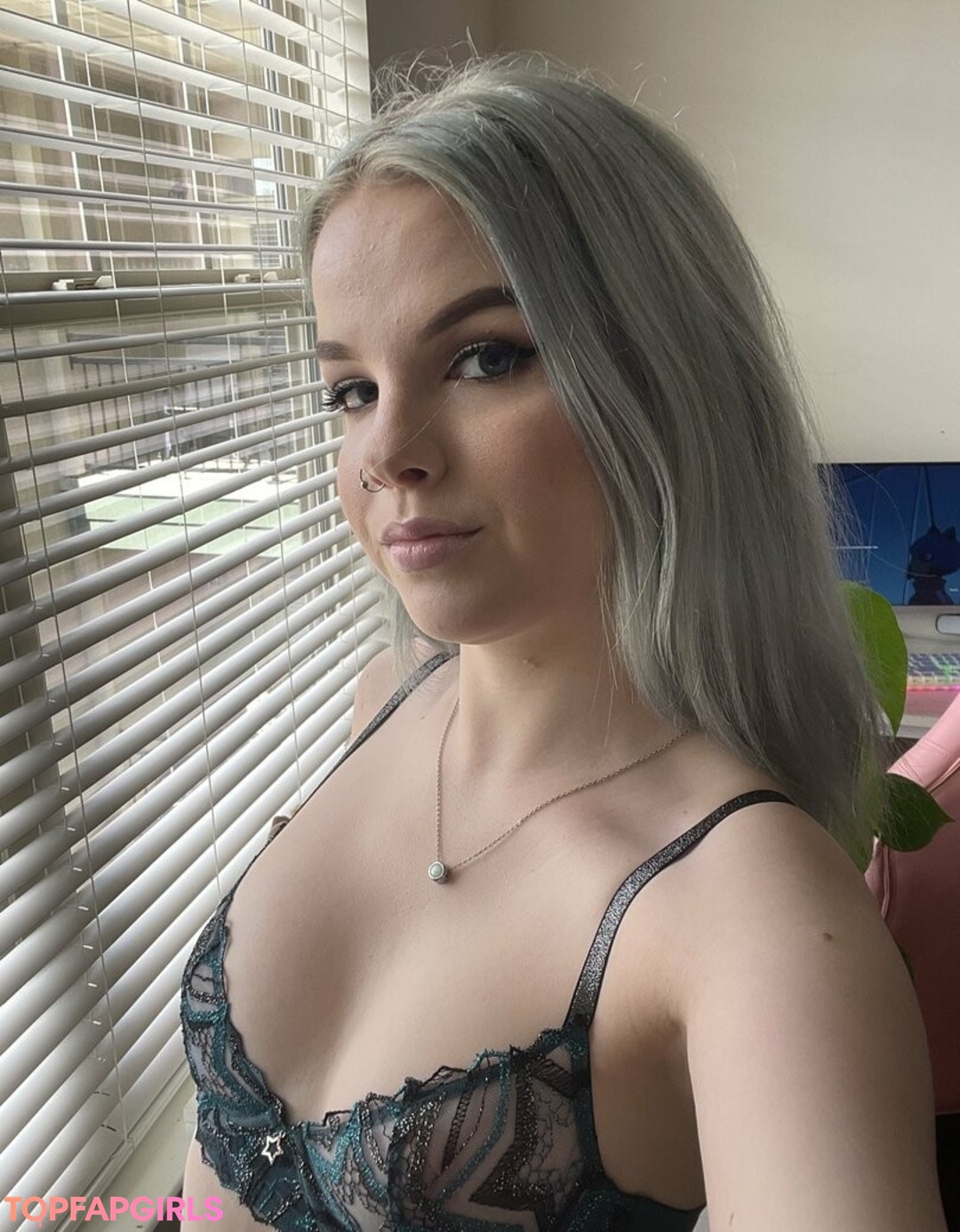 Foto desnuda filtrada de OnlyFans de Thesilvermoon #898 Foto desnuda filtrada de OnlyFans de Thesilvermoon #898