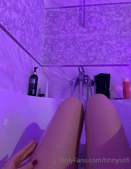 Foto desnuda filtrada de OnlyFans de Tinnysofi