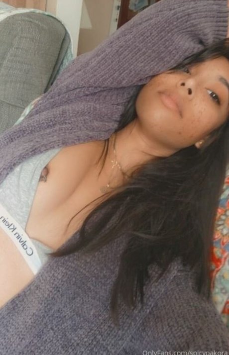 Foto desnuda filtrada de OnlyFans de Spicypakora