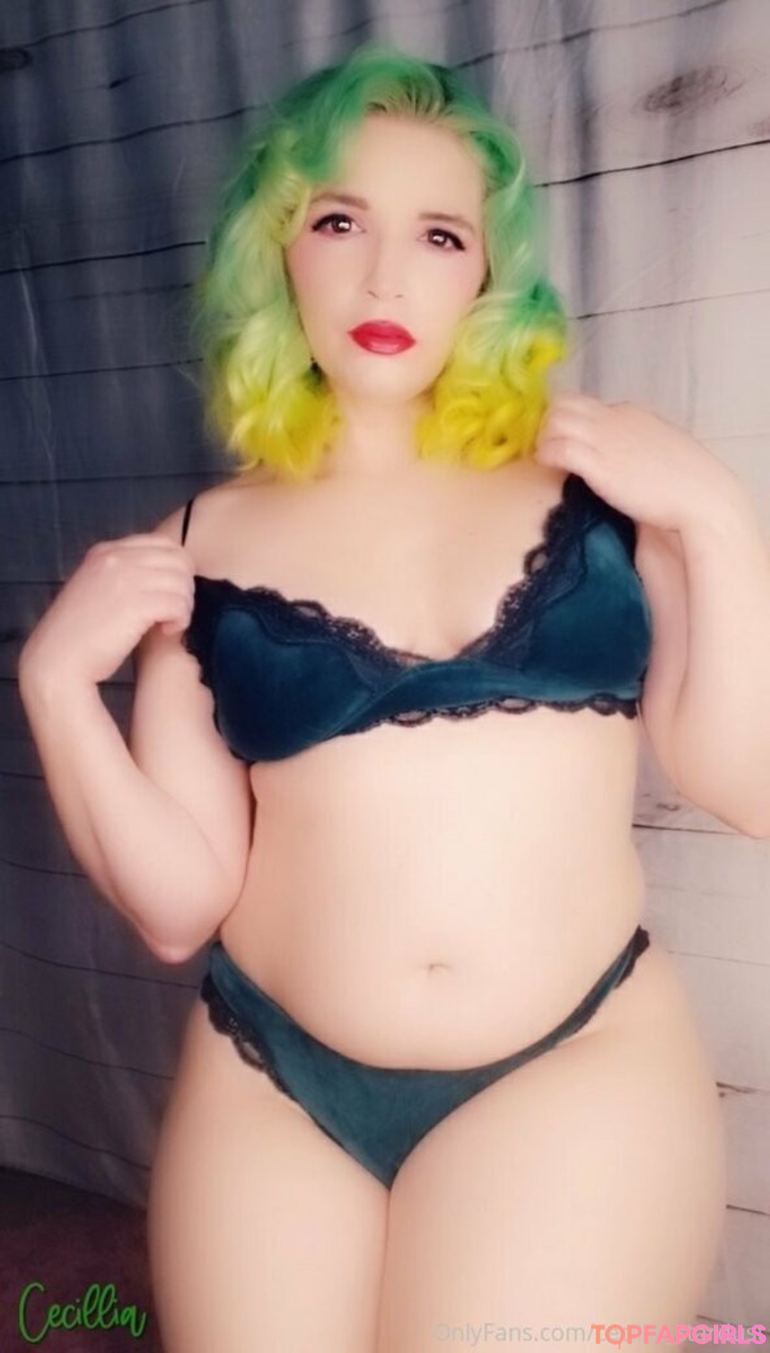 Foto desnuda filtrada de OnlyFans de Cecillia Stardust #111 Foto desnuda filtrada de OnlyFans de Cecillia Stardust #111