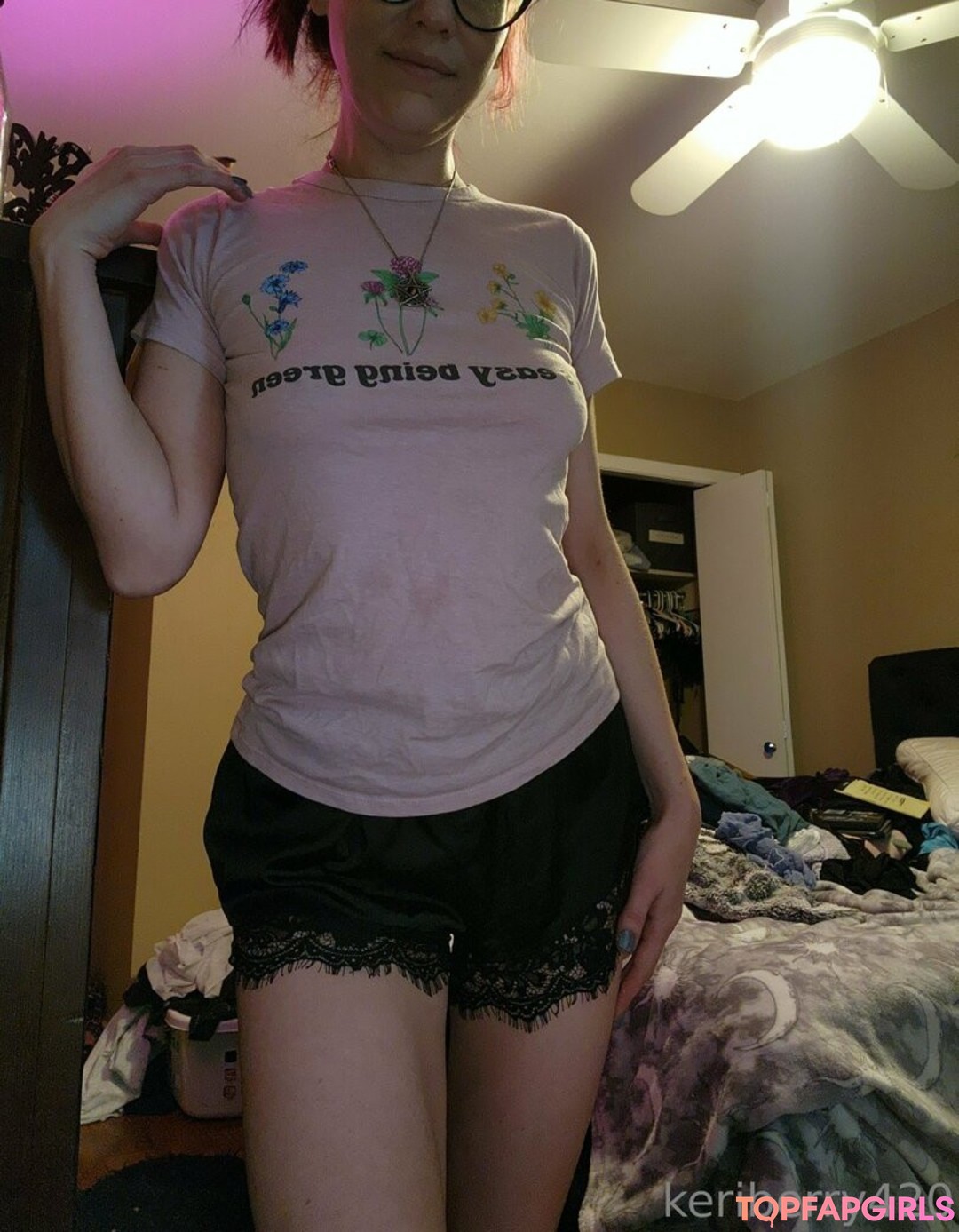 Foto desnuda filtrada de OnlyFans de Keriberry420 #401 Foto desnuda filtrada de OnlyFans de Keriberry420 #401