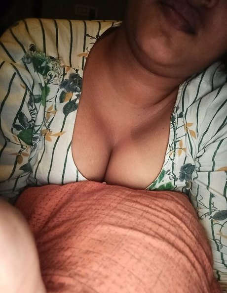 Foto desnuda filtrada de OnlyFans de Indiandirtyprincess