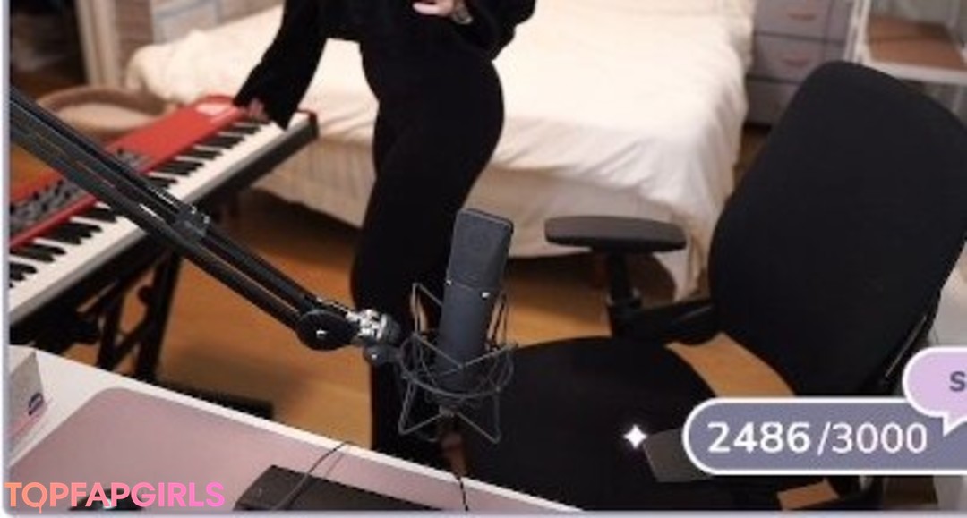 Foto desnuda filtrada de OnlyFans de Lolnatsumiii #111 Foto desnuda filtrada de OnlyFans de Lolnatsumiii #111