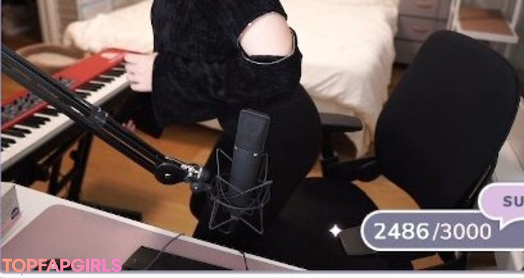 Foto desnuda filtrada de OnlyFans de Lolnatsumiii #112 Foto desnuda filtrada de OnlyFans de Lolnatsumiii #112