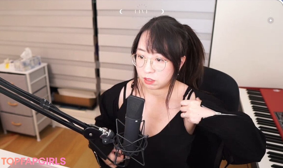 Foto desnuda filtrada de OnlyFans de Lolnatsumiii #147 Foto desnuda filtrada de OnlyFans de Lolnatsumiii #147