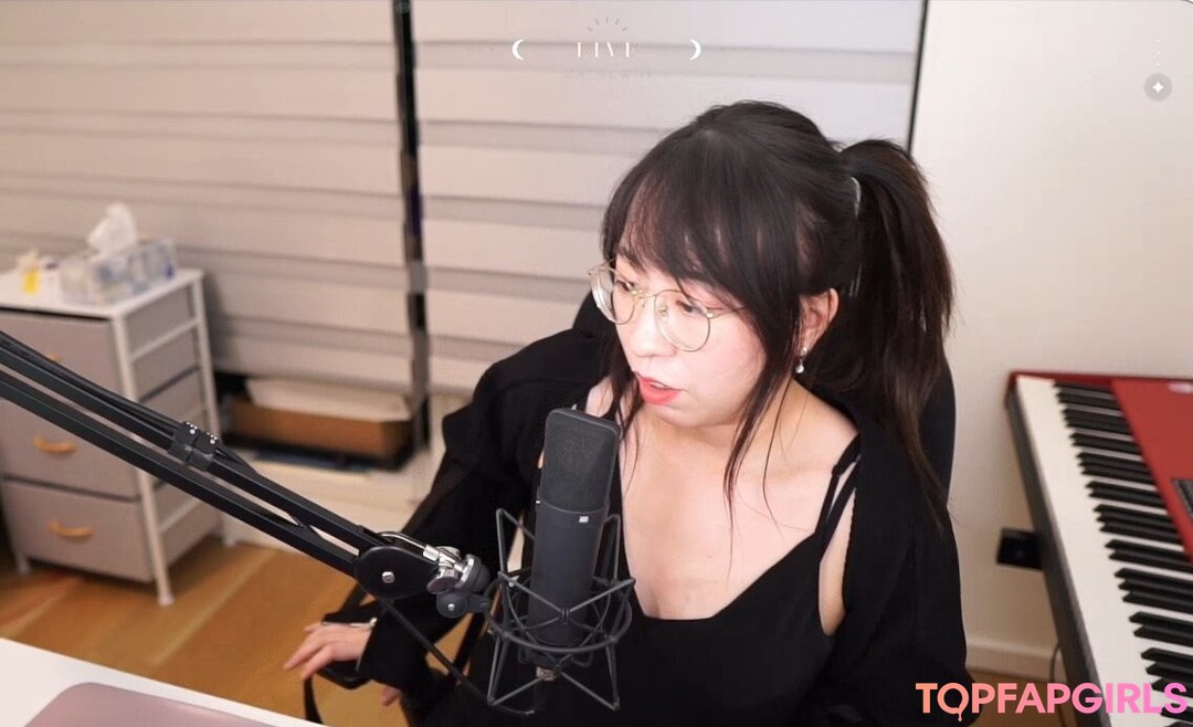 Foto desnuda filtrada de OnlyFans de Lolnatsumiii #148 Foto desnuda filtrada de OnlyFans de Lolnatsumiii #148