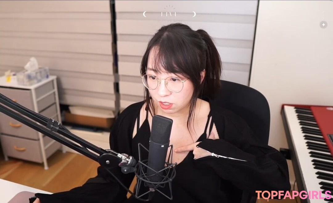 Foto desnuda filtrada de OnlyFans de Lolnatsumiii #150 Foto desnuda filtrada de OnlyFans de Lolnatsumiii #150