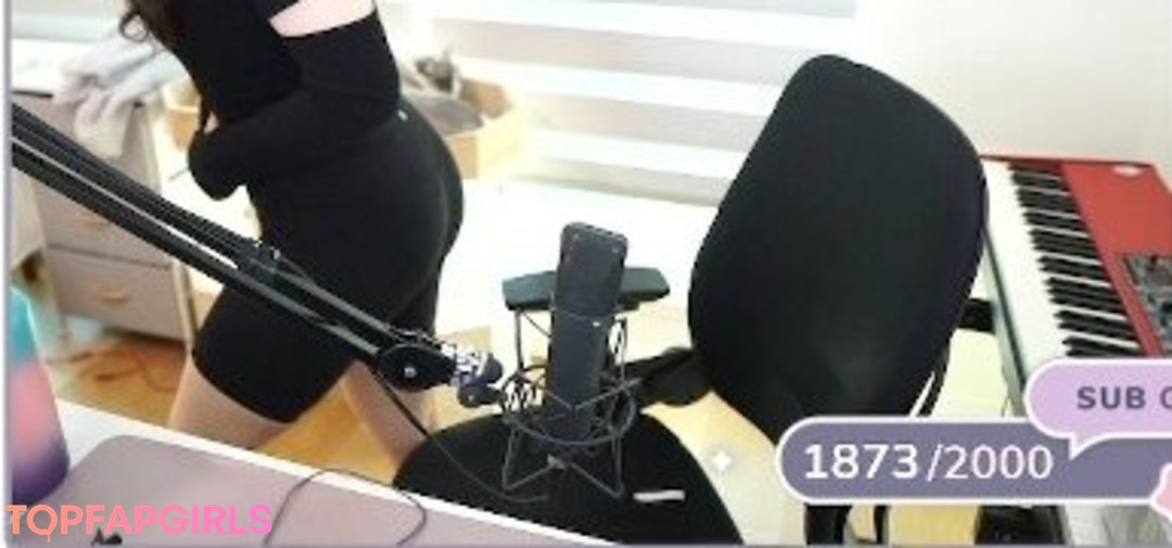 Foto desnuda filtrada de OnlyFans de Lolnatsumiii #157 Foto desnuda filtrada de OnlyFans de Lolnatsumiii #157