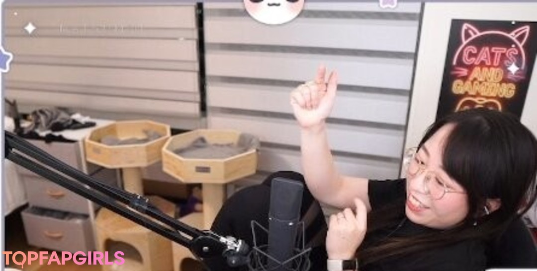 Foto desnuda filtrada de OnlyFans de Lolnatsumiii #187 Foto desnuda filtrada de OnlyFans de Lolnatsumiii #187