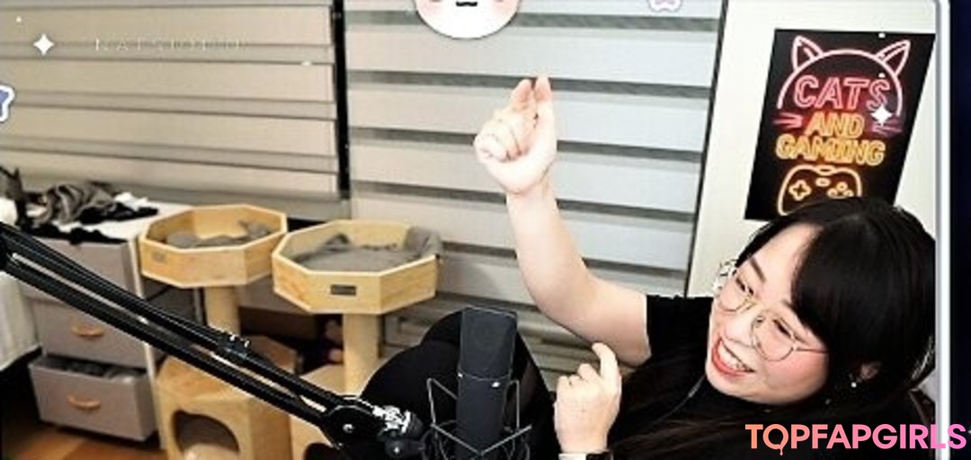 Foto desnuda filtrada de OnlyFans de Lolnatsumiii #188 Foto desnuda filtrada de OnlyFans de Lolnatsumiii #188