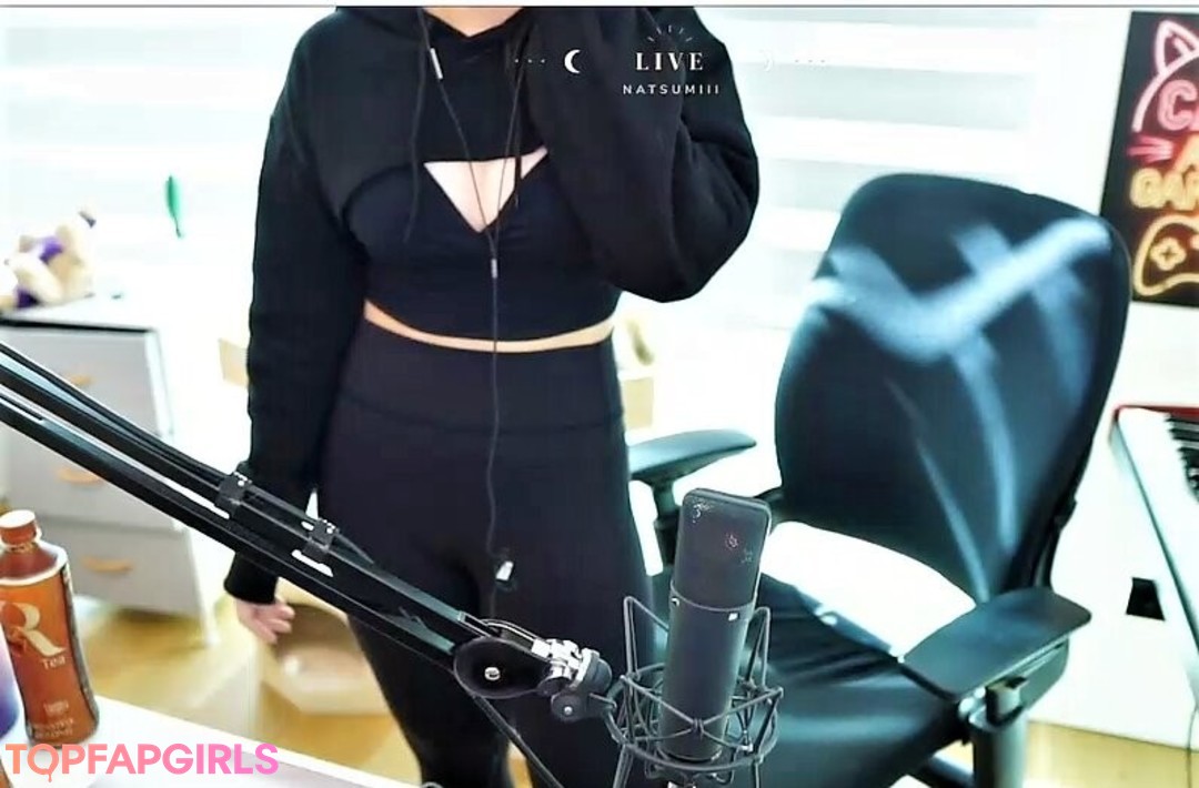 Foto desnuda filtrada de OnlyFans de Lolnatsumiii #210 Foto desnuda filtrada de OnlyFans de Lolnatsumiii #210