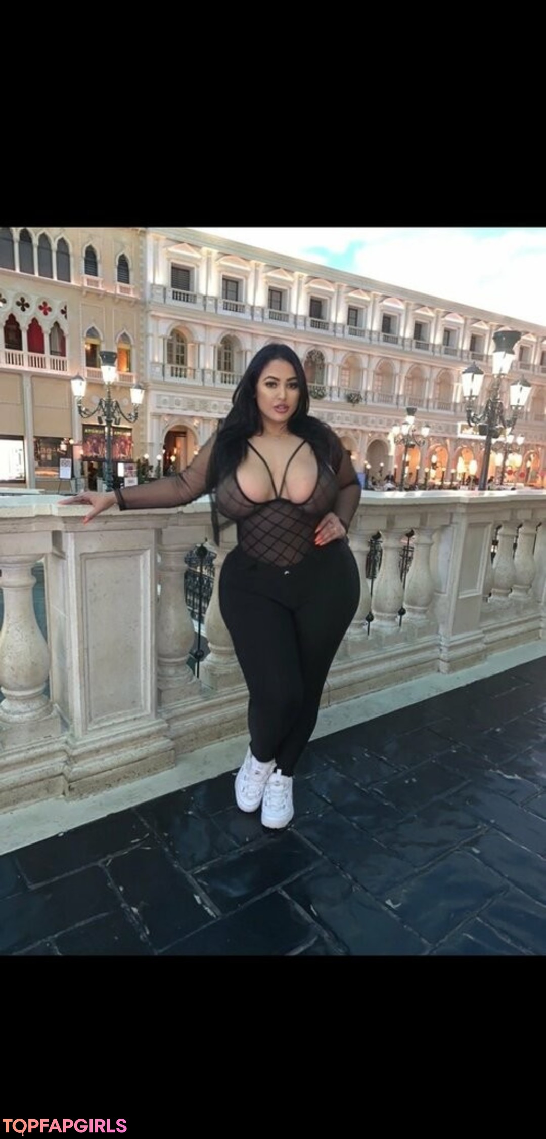 Foto desnuda filtrada de OnlyFans de Realdiamonddoll #9 Foto desnuda filtrada de OnlyFans de Realdiamonddoll #9