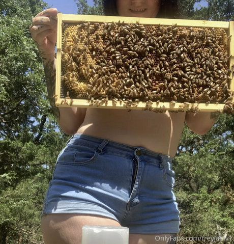 Foto desnuda filtrada de OnlyFans de Freyjaluv1