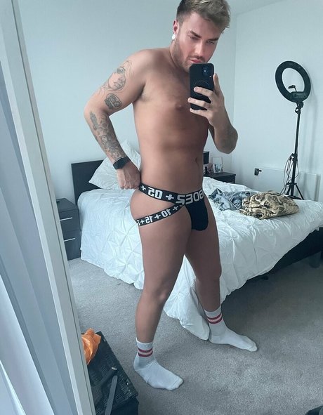 Foto desnuda filtrada de OnlyFans de Blondedan