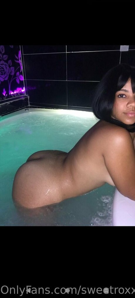 Foto desnuda filtrada de OnlyFans de Sweetroxx
