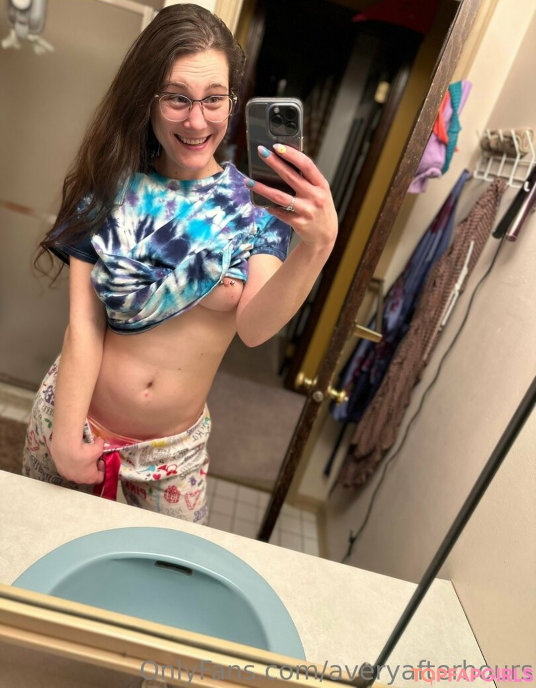 Foto desnuda filtrada de OnlyFans de Averyafterhours #291 Foto desnuda filtrada de OnlyFans de Averyafterhours #291