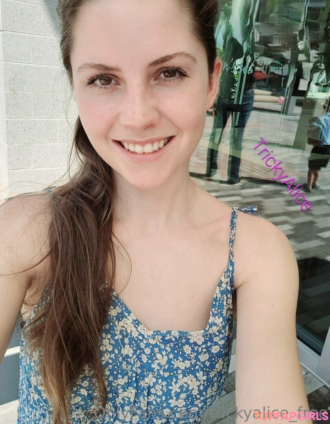 Foto desnuda filtrada de OnlyFans de Trickyalicefree #18 Foto desnuda filtrada de OnlyFans de Trickyalicefree #18