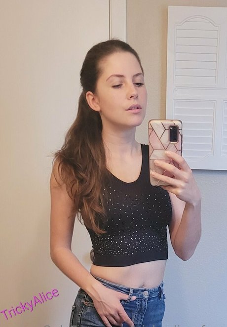 Foto desnuda filtrada de OnlyFans de Trickyalicefree