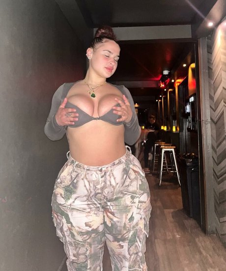 Foto desnuda filtrada de OnlyFans de Janaevic