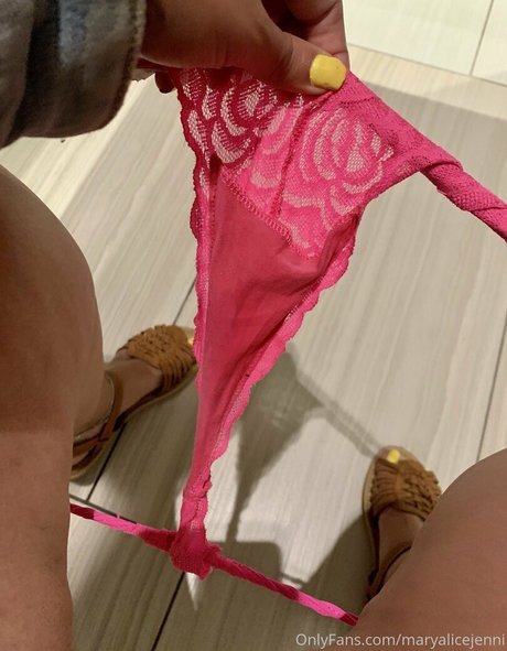 Foto desnuda filtrada de OnlyFans de Maryalicejenni