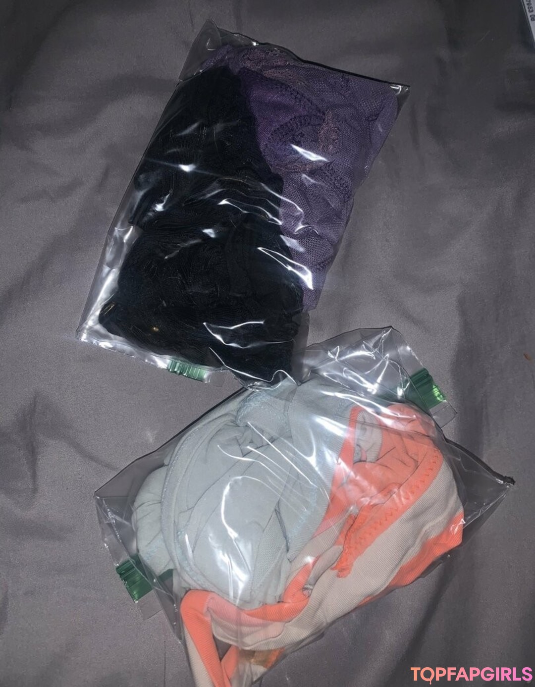 Foto desnuda filtrada de OnlyFans de Maryalicejenni #300 Foto desnuda filtrada de OnlyFans de Maryalicejenni #300