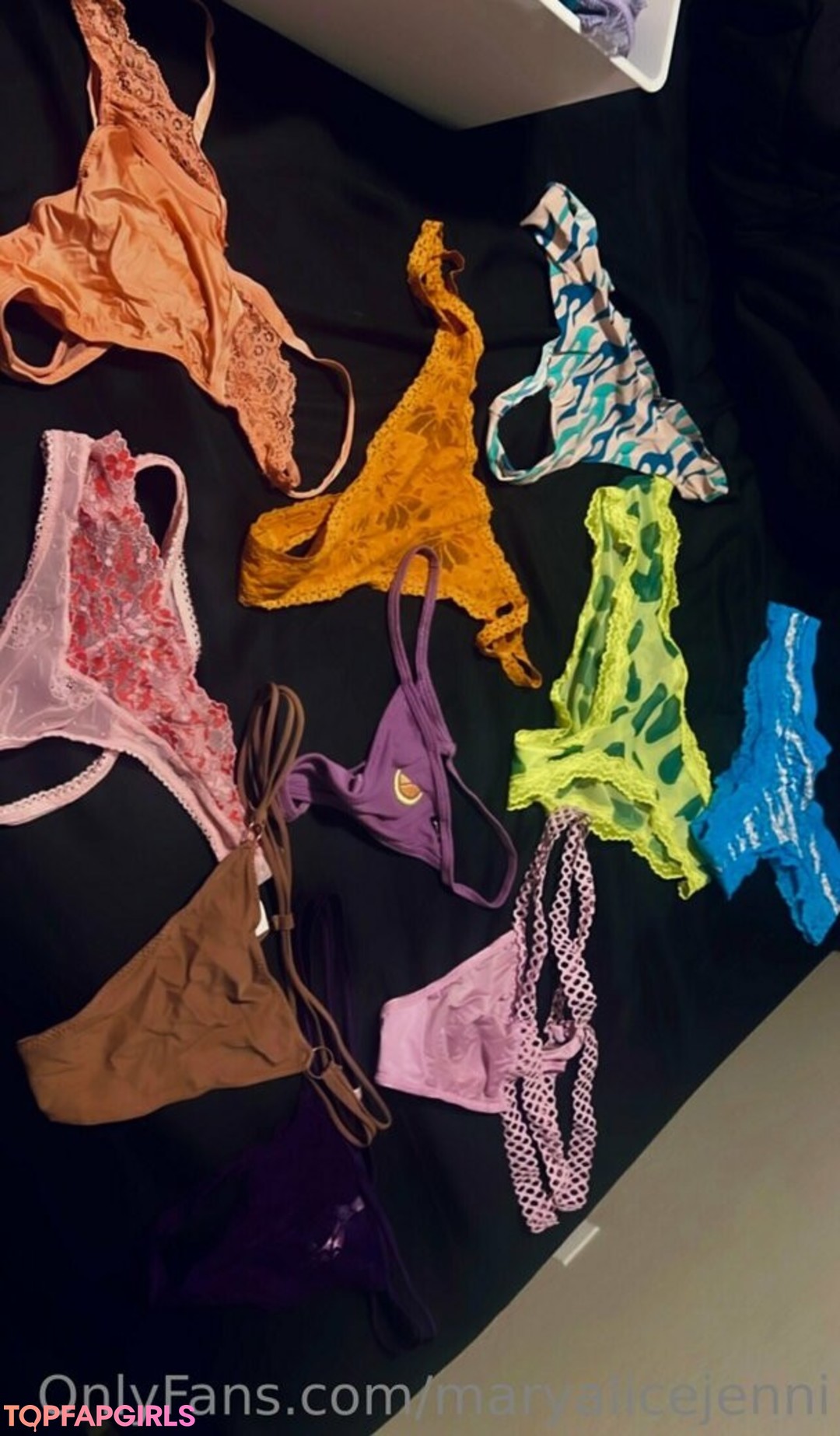 Foto desnuda filtrada de OnlyFans de Maryalicejenni #596 Foto desnuda filtrada de OnlyFans de Maryalicejenni #596