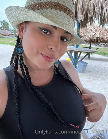 Foto desnuda filtrada de OnlyFans de Inocentekitty11