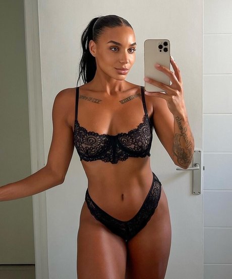 Rayaadesouza