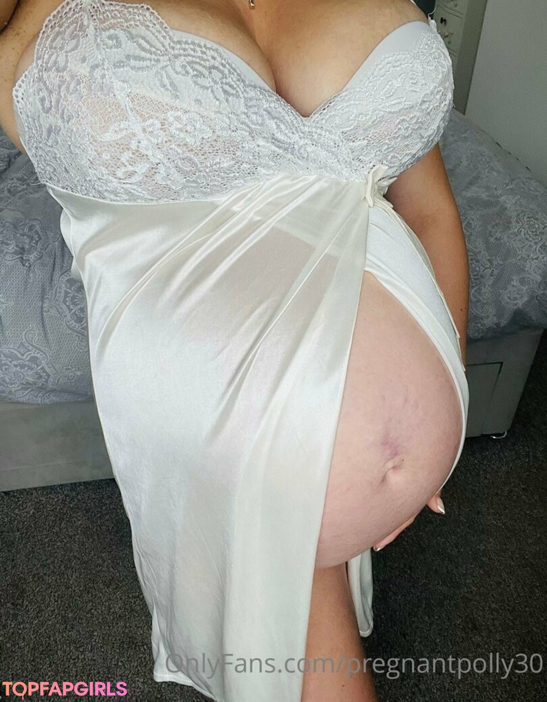 Foto desnuda filtrada de OnlyFans de Pregnantpolly30 #18 Foto desnuda filtrada de OnlyFans de Pregnantpolly30 #18