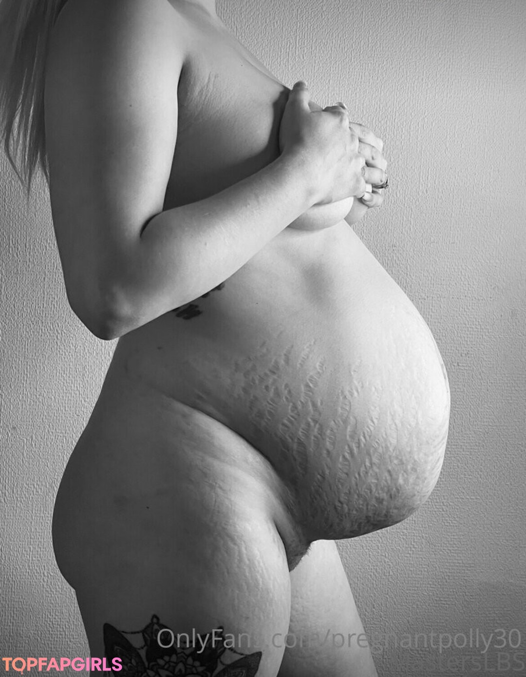 Foto desnuda filtrada de OnlyFans de Pregnantpolly30 #270 Foto desnuda filtrada de OnlyFans de Pregnantpolly30 #270